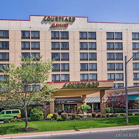 Отель Courtyard By Marriott Secaucus Meadowlands Экстерьер фото