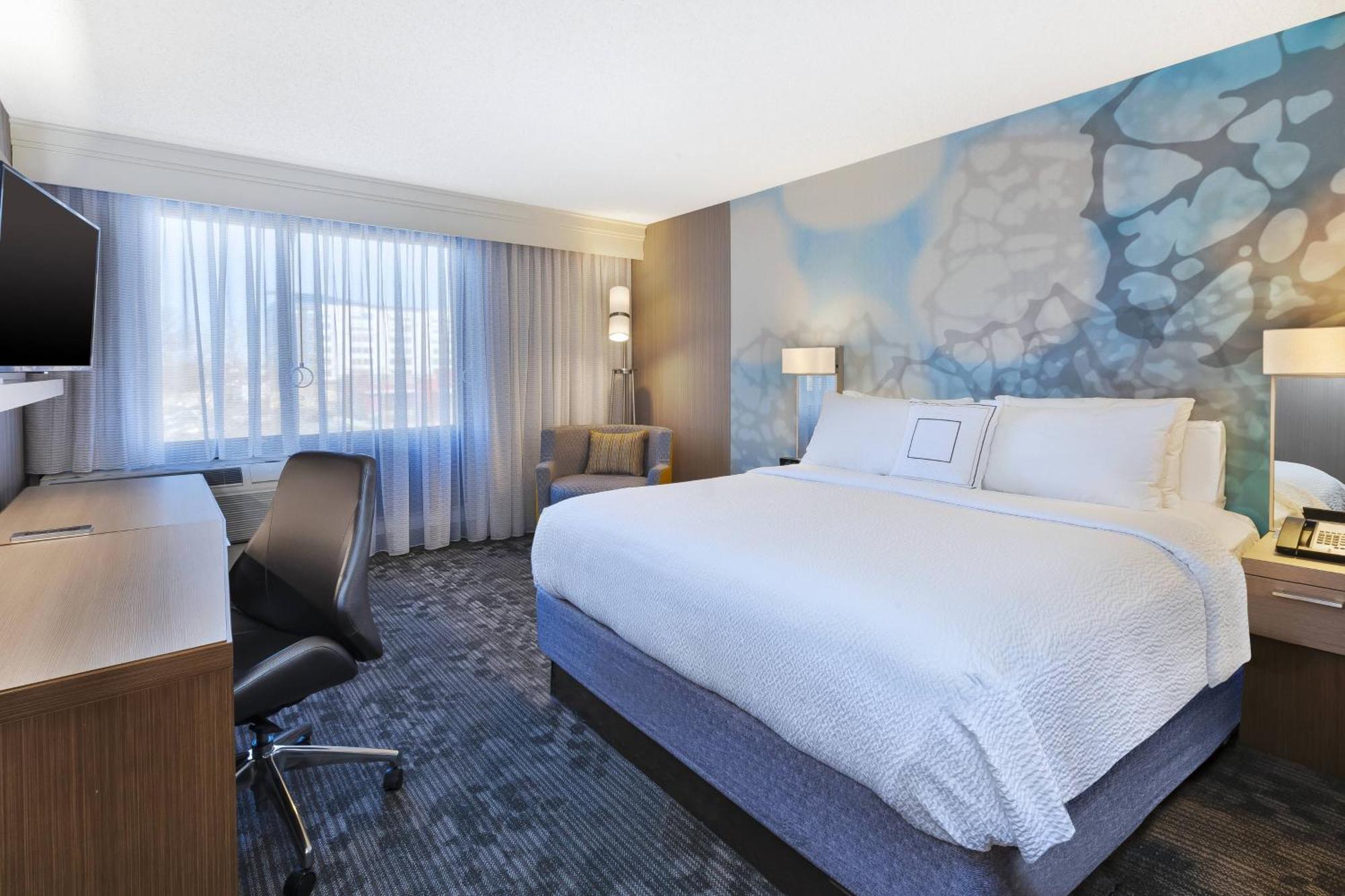 Отель Courtyard By Marriott Secaucus Meadowlands Экстерьер фото