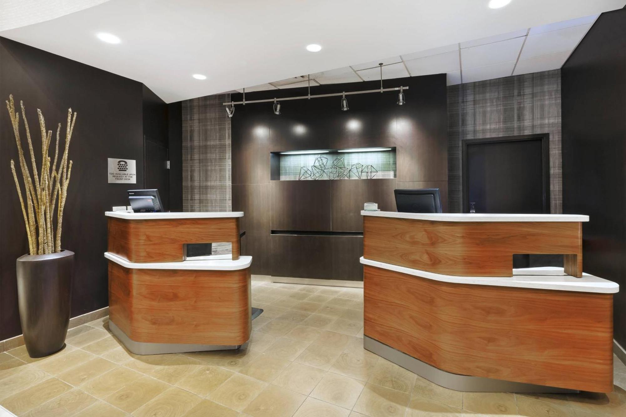 Отель Courtyard By Marriott Secaucus Meadowlands Экстерьер фото