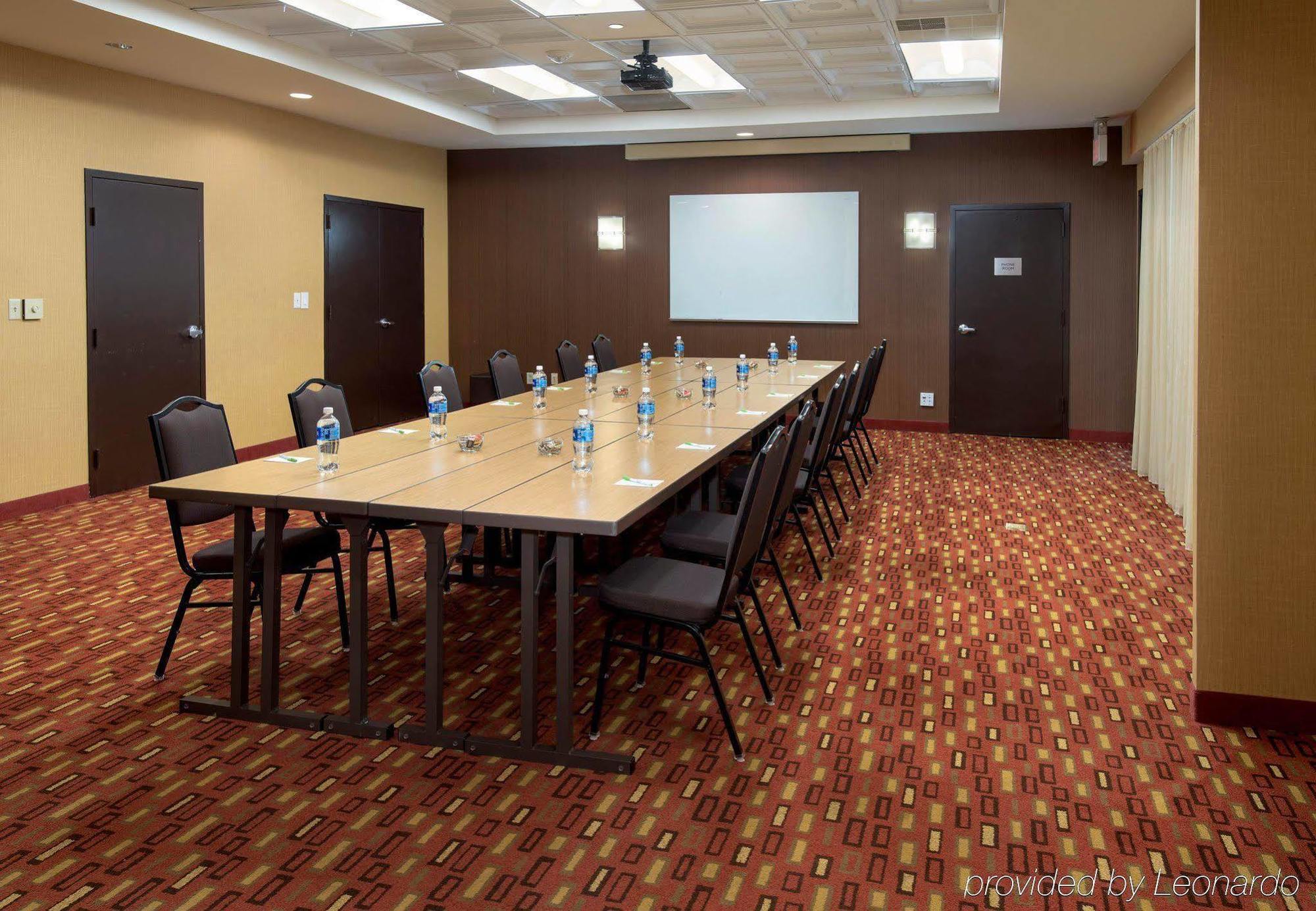 Отель Courtyard By Marriott Secaucus Meadowlands Экстерьер фото