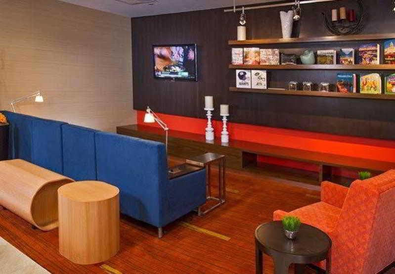 Отель Courtyard By Marriott Secaucus Meadowlands Экстерьер фото