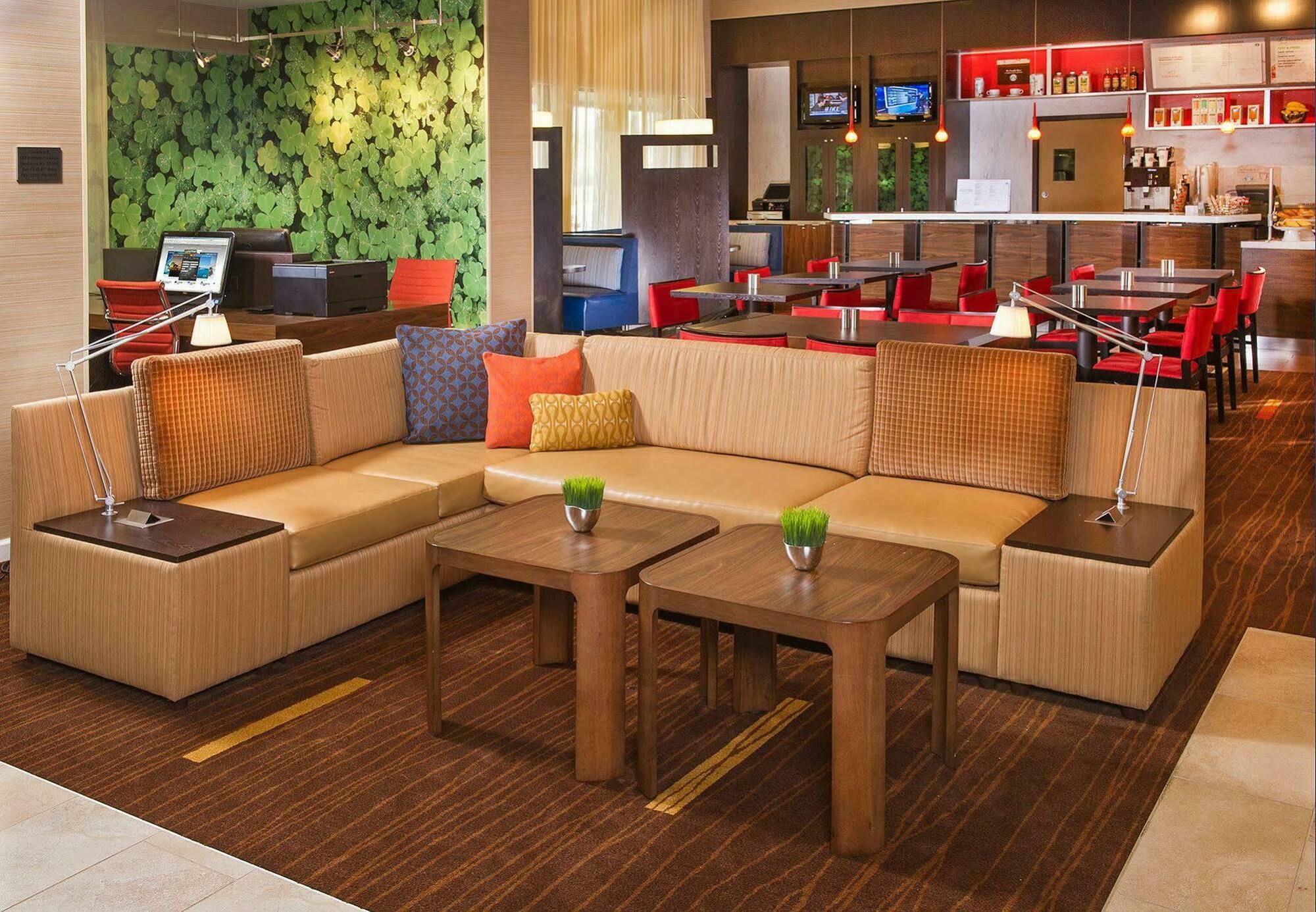 Отель Courtyard By Marriott Secaucus Meadowlands Экстерьер фото